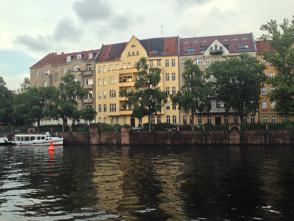 Vista do canal ao lado do Palácio de Charlottenburg